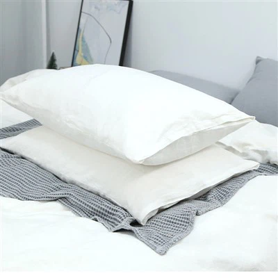 Weiße Leinenkissenbezüge